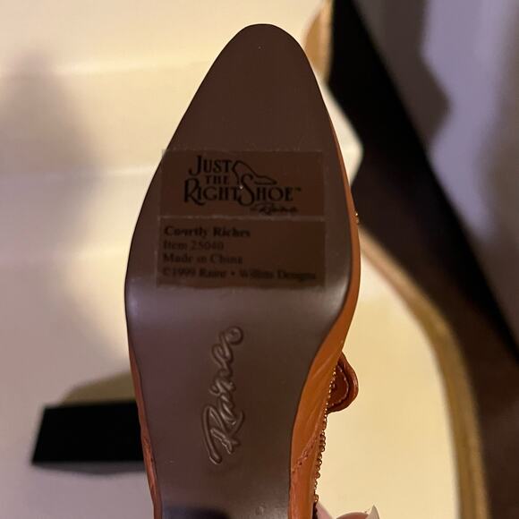 Just the Right Shoe Courtly Riches - Picture 11 of 13